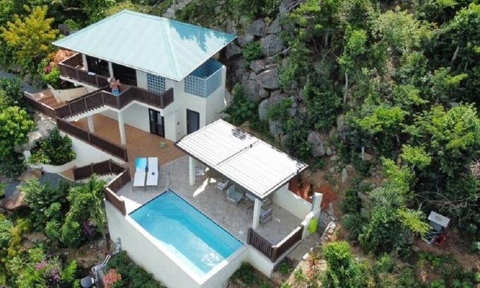 East End Villa | Prettyview Villa above Wyndham Lambert Beach Resort