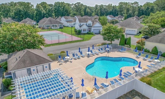 Keys Of Marsh Harbor House | Price Drop! Spacious/Pond View Easy Bike Ride to Rehoboth Beach 3BR Home