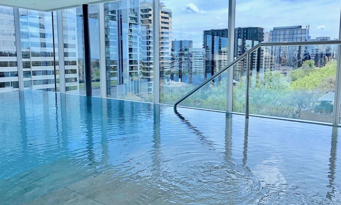Melbourne Apartment | Pride Fawkner Apartments Bay-view LXII