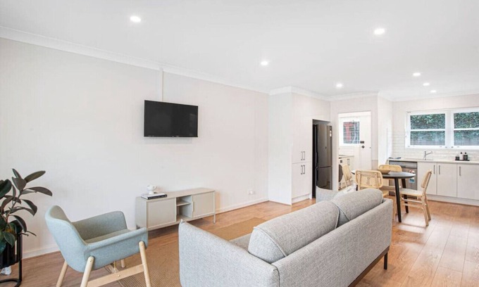 Royston Park House | Prime Location 2 Bed Renovated in Royston Park
