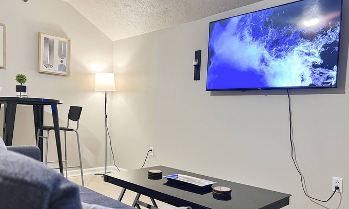 Ross Township Apartment | PRIME location w/Great Wifi and Free Parking!
