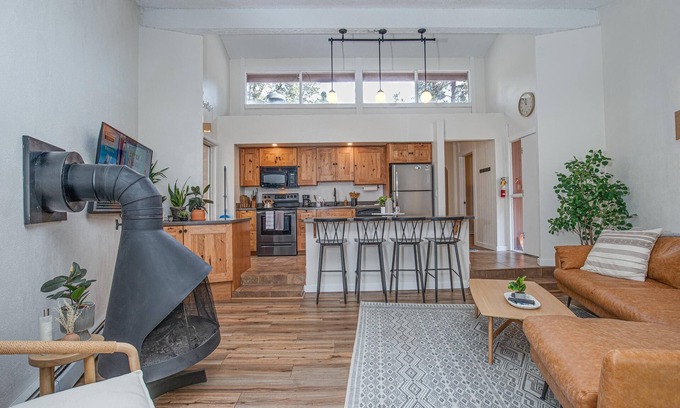 Boulder Ridge Condo | Prime Peak 8 Condo, Minutes to Mountain & Main St.