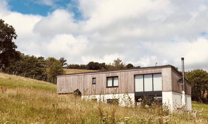Doddiscombsleigh House | PRIMROSE BARN, pet friendly, with a garden in Doddiscombsleigh