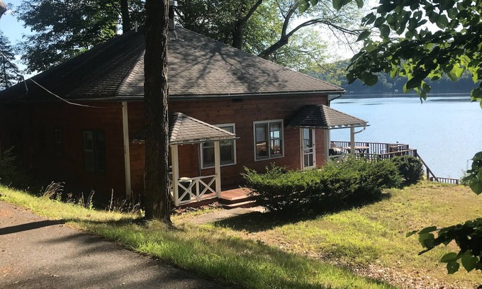 Schroon Lake House | Pristine On The Water