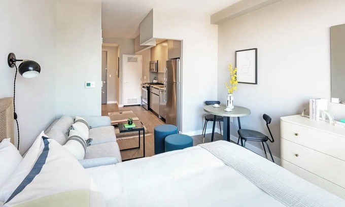 Hunters Point Condo | Pristine Studio Apartment in LIC Minutes from Grand Central
