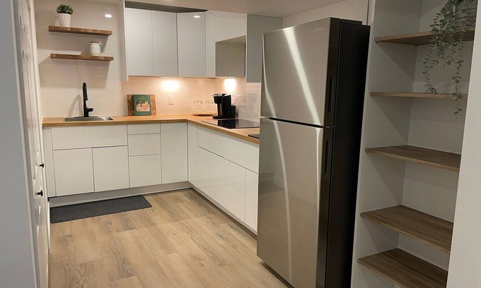 Bradford Apartment | Private Guest Suite in Bradford