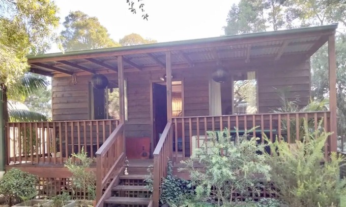 Wollongong Cabin | Privacy cabin in backyard garden setting 1 Qbed