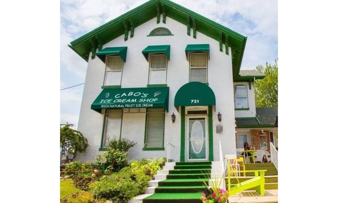 Michigan City House | Private 2-Suite Retreat In UpTown Arts District