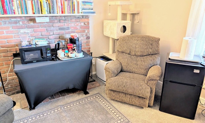 Castlewood House | Private 2br/1.5ba Suite in a house with separate entrance, WiFi, Parking!