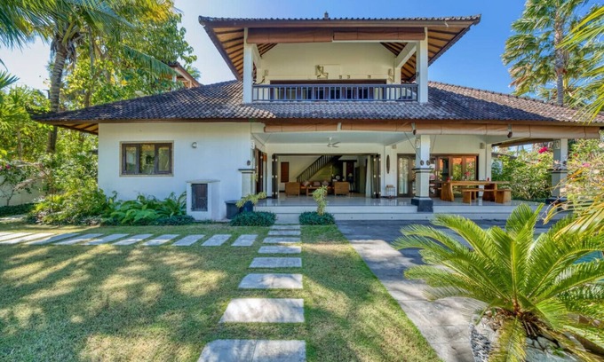 Abang Apartment | Private 2BR Villa w/Pool & Gym Near Amed Beach