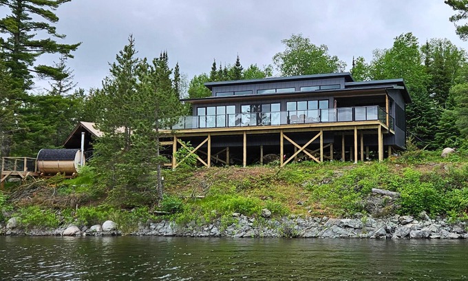Northern Ontario House | Private 3.5 Acre King Island on Lake of the Woods