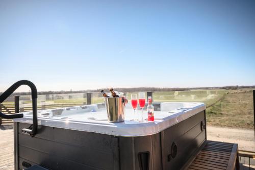 Kavlinge Villa | Private 3 BR Villa! Jacuzzi Fireplace Near Lund and Malmö