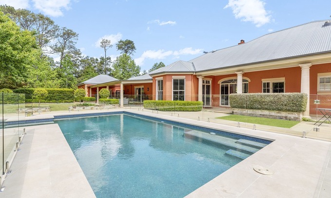 Arcadia Bed & Breakfast | Private 3 Room Queen Suite with Pool in Chanticleer Gardens Estate, Arcadia