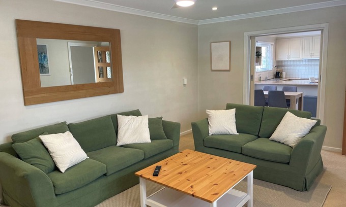 Kardinya House | Private and Secure, 3 bed 1.5 bath