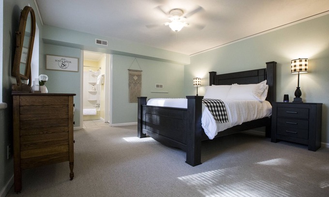Brevard Apartment | Private Apartment in the ❤️ of Brevard, 1 Bedroom, sleeps 3,