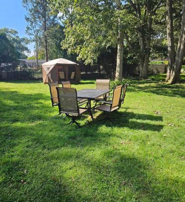 Baywood House | Private Area & Access to Home, Rooms In Bayshore