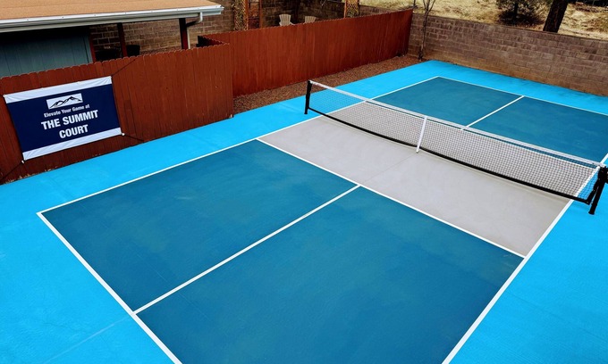 Flagstaff House | PRIVATE BACKYARD PICKLEBALL COURT October-April w/4 Bedrooms in the Mountains