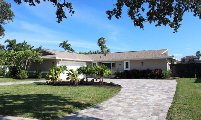 Island Estate House | Private beach house, private dock & spa Clearwater Beach intercoastal waterway