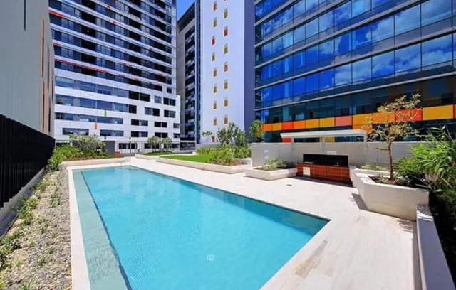 Fortitude Valley House | Private Bedroom & Bathroom in Shared Inner Brisbane Apartment