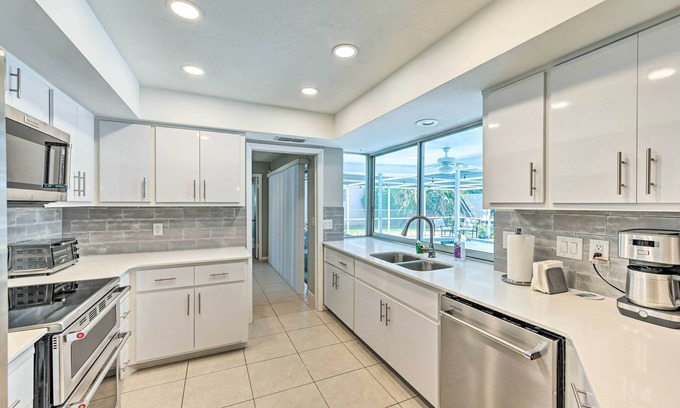 Yacht Club House | Private Boat Dock: Waterfront Gem in Cape Coral!