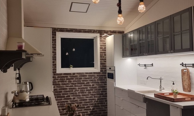 Curra Cabin | Private cabin on 5 acres with WiFi, AC & pet friendly