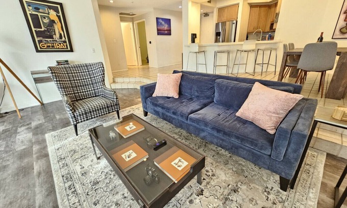 Ocean Park Condo | Private condo with cozy beach vibes in Venice!