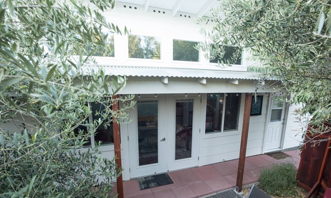Sebastopol Cottage | Private Cottage in the Olive Grove
