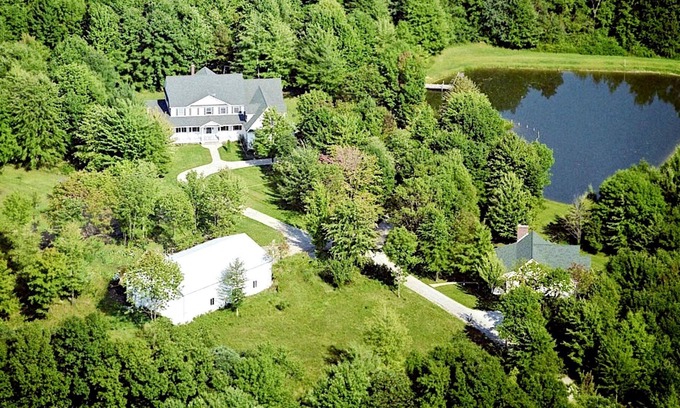 Kingsville Cottage | Private Cottage on Bear Creek 100 acre Farm- hiking ,covered bridges,wineries