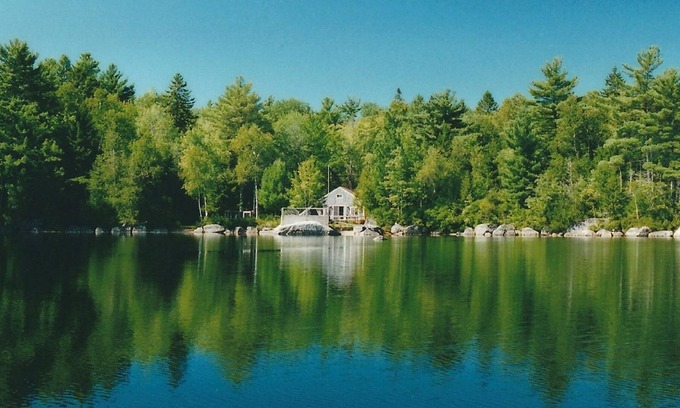 Franklin Cottage | Private cottage on the lake