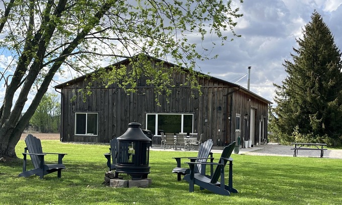 Otterville Cottage | Private country suite on pond located In Amish country. Only 5 min from Norwich