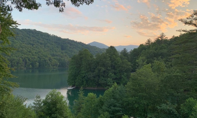 Topton Cabin | PRIVATE COVE FOR SWIMMING! LAKEFRONT WITH DOCK, MOUNTAIN VIEWS, FIRE PIT.