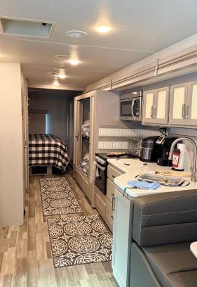 Ludlam House | Private Cozy R/V , for your enjoyment