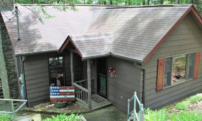 Paupack Cabin | PRIVATE DOCK! Cozy Lakefront Cabin RIGHT on Lake Wallenpaupack