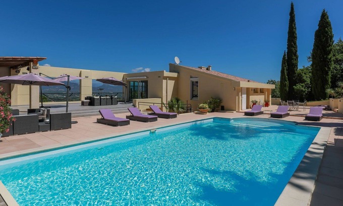 Roquebrune-sur-Argens House | Private Villa with WIFI, A/C, hot tub, private pool, TV, terrace, pets allowed, panoramic view