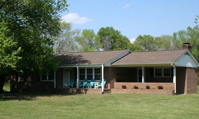 Pittsboro House | Private Friendly Country Home 2 miles from Shakori Hills
