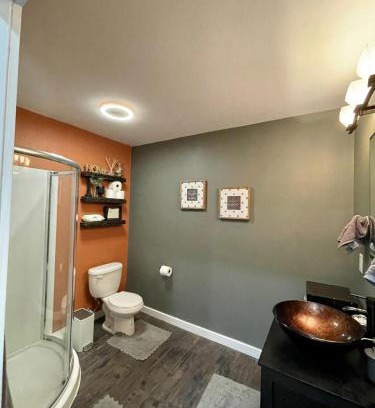 West Salem House | Private Getaway