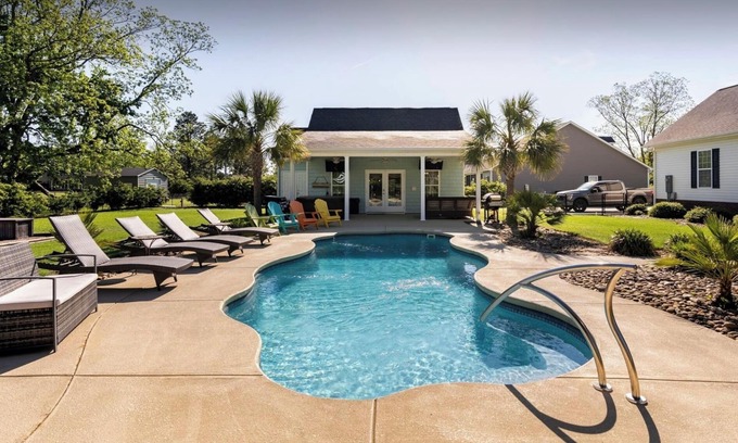 Mullins House | Private Guest (pool) House