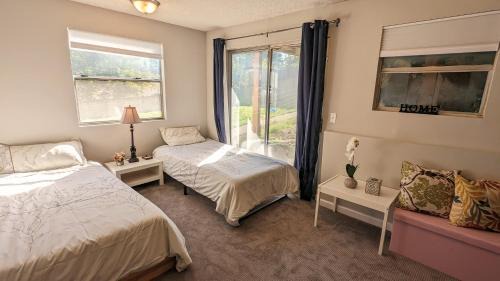 West Bellevue House | Private Guest Suite in West Bellevue Home