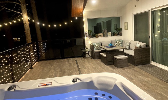 Tahoe Paradise House | Private hot tub and large balcony/close to ski
