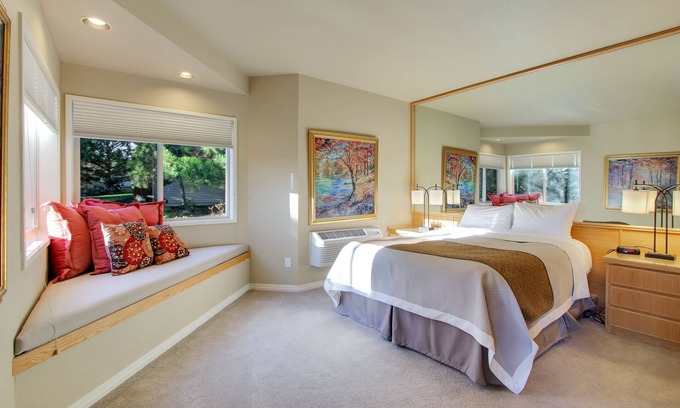 Century West Hotel | Private, hotel style suite in Bend with access to fitness center, community pool