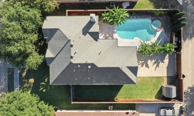 Plano House | Private House in Plano with Pool