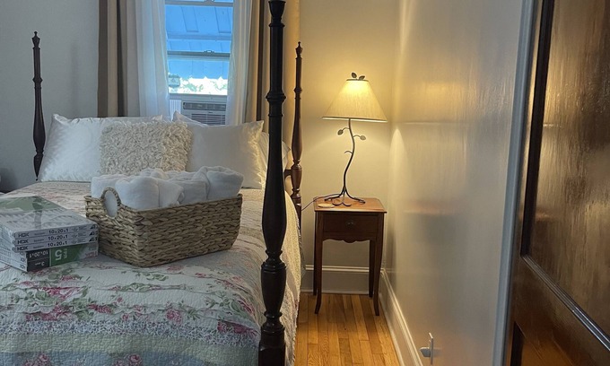 Drayton House | Private House on a Hill with flexible check in and check outs.