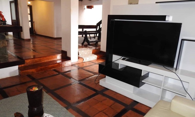 Cuenca House | Private house-rustic/modern architecture-15 min from Cuenca’s historic district.