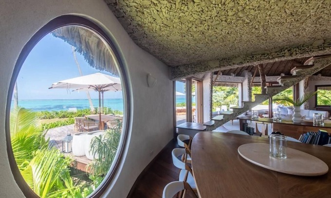 Teahupoo Villa | Private island All-Inclusive of 3 Villas near Raiatea: MOTU NAO NAO