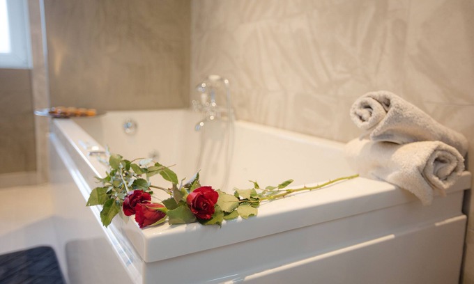 Saint-Jean-Bonnefonds Apartment | ♥︎ PRIVATE JACUZZI/WIFI/4K UHD TV/NETFLIX… ♥︎