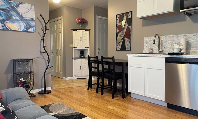 Dubuque House | Private king suite DBQ