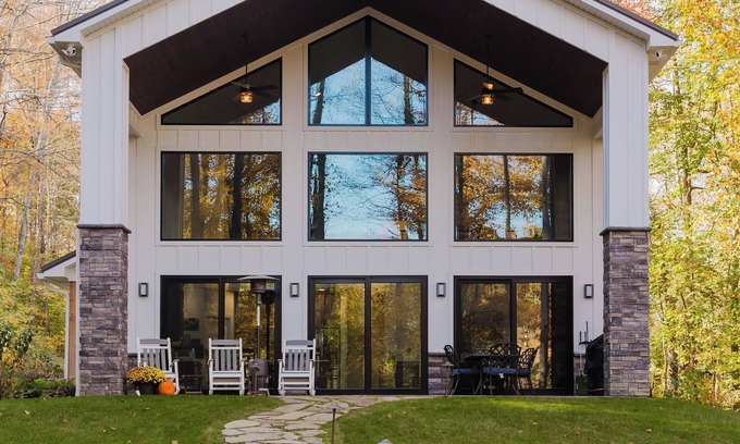 West Baden Springs Cabin | Private Lakehouse getaway with all modern comforts.