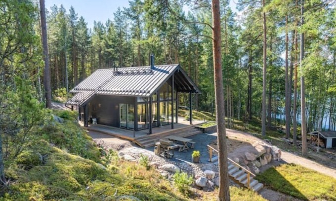 Heinola House | Private Lakefront Cabin with Sauna and Hot Tub
