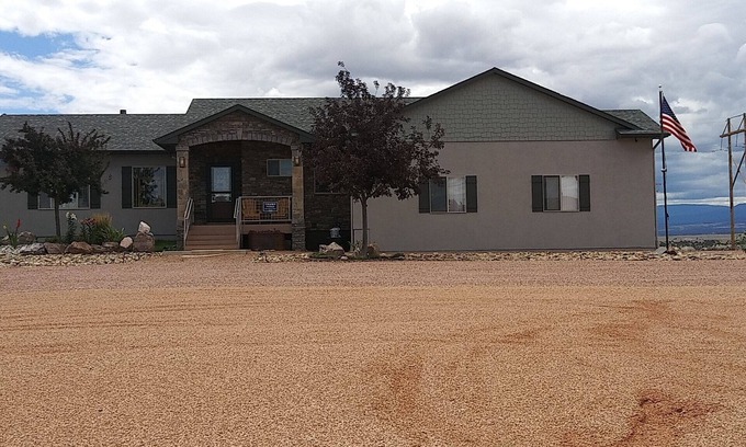 Pueblo West House | private lakeside hideaway boaters dream lake pueblo state park pets ok