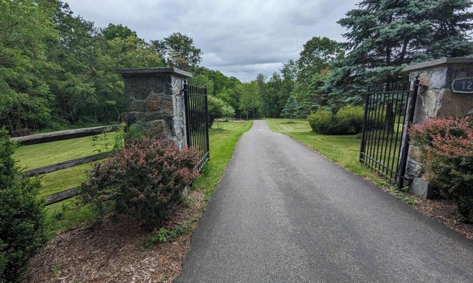 Berkeley Springs Cabin | Private, light filled retreat space.n with your own pickleball court!